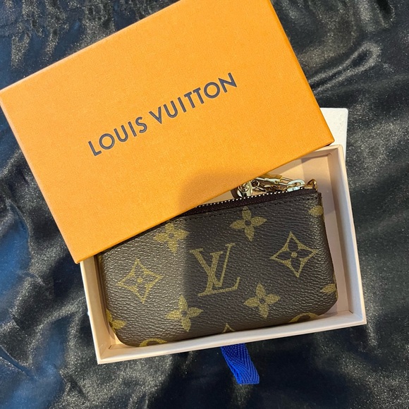 New in box, Louis Vuitton monogram key pouch - Picture 1 of 5